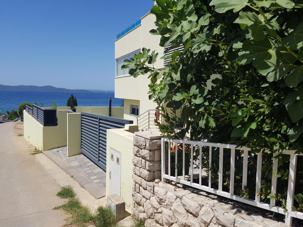 Yellow Cube Kozino Exterior photo