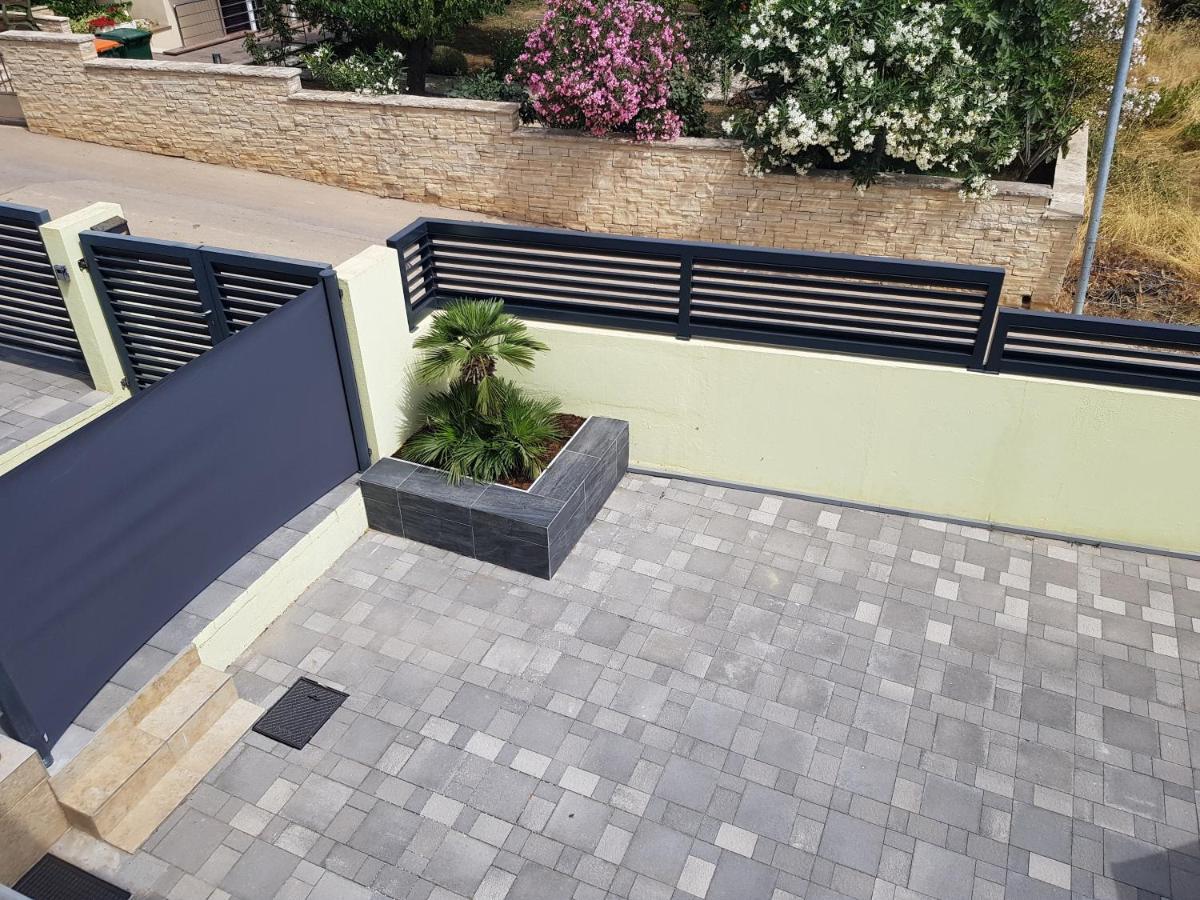 Yellow Cube Kozino Exterior photo